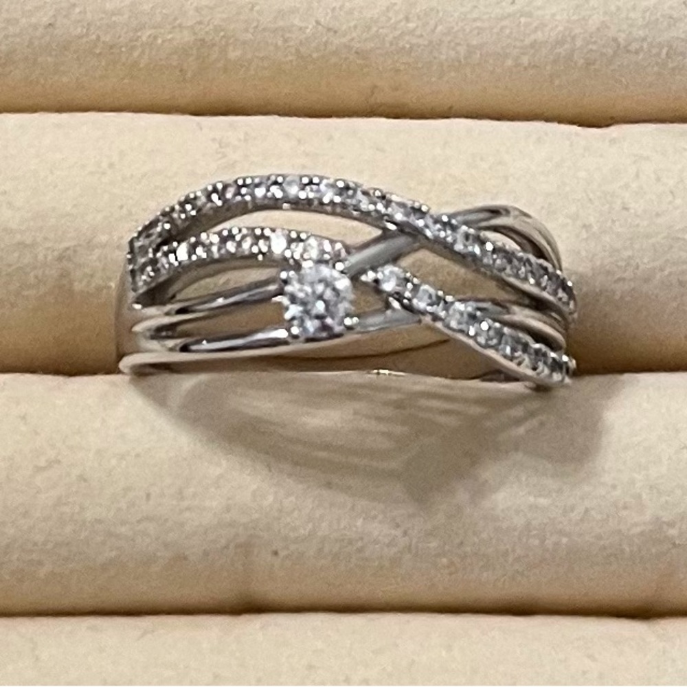 NVC Multi Stone Setting Silvertone Infinity Ring Size 10